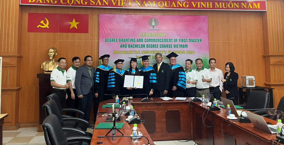 Lễ trao bằng lần đầu tiên ngày 15 tháng 1 năm 2024 tại Thành phố Hồ Chí Minh, Việt Nam.png