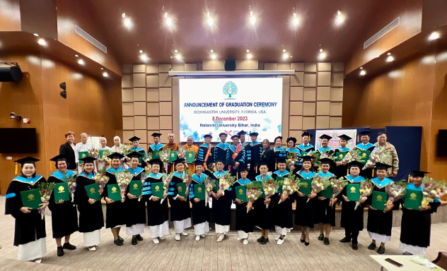 Trao bằng tại Đại học Nalanta Ấn Độ ngày 8 tháng 12 năm 2023 (tại Old and New U.).png